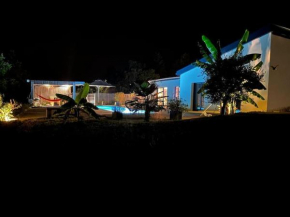 Villa Kevin piscine, pool house et pétanque 6 à 8 personnes